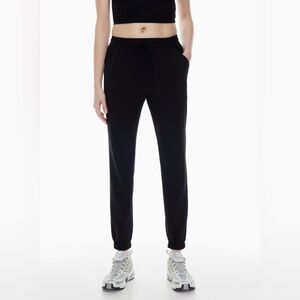 NWT red aritzia tna speed joggers